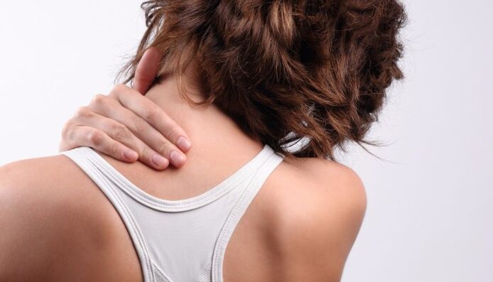 girl has neck pain